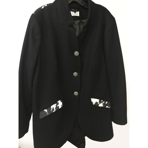 Universal Standard Wool Coat - Picture 6 of 9